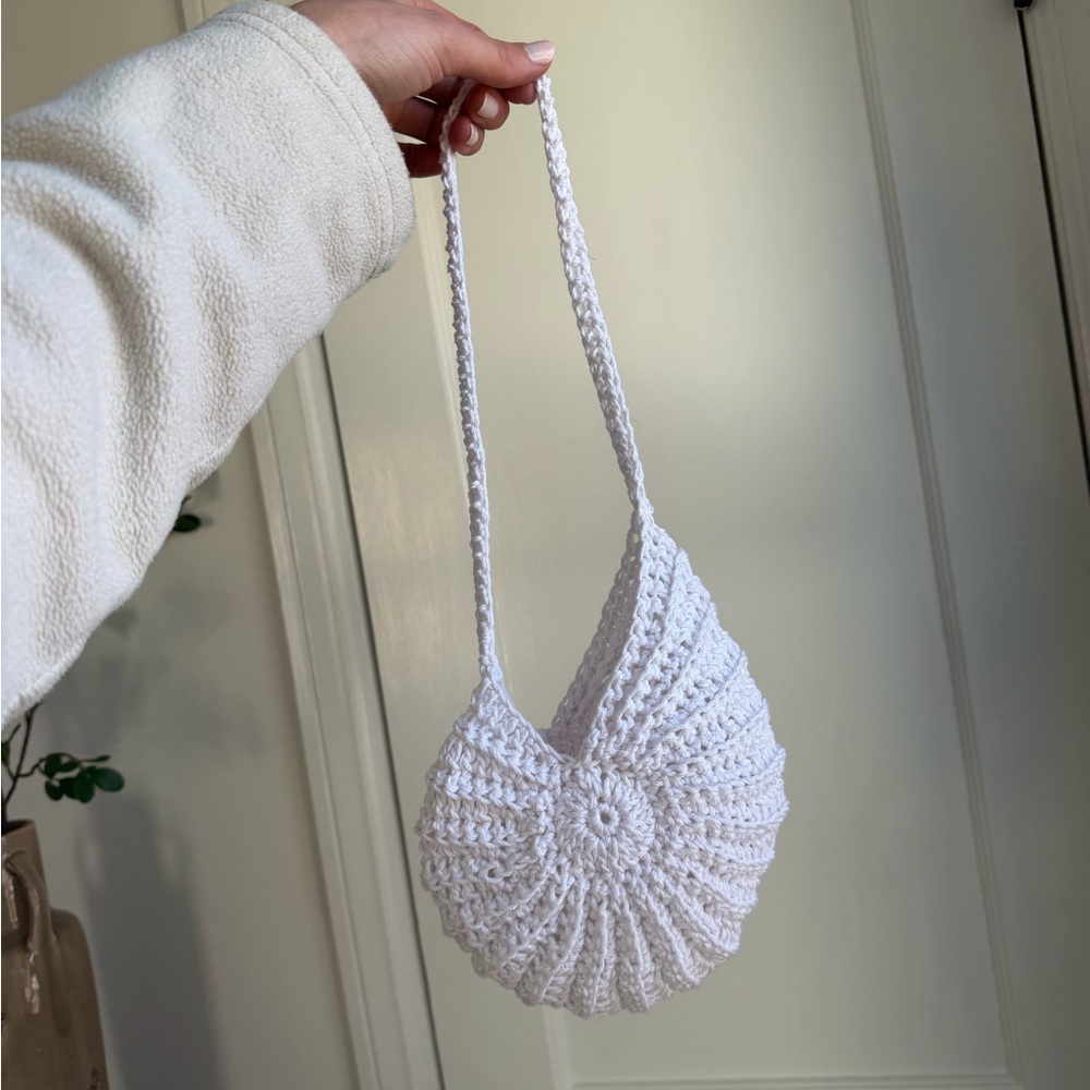 Handmade White Shell Crochet Shoulder Bag